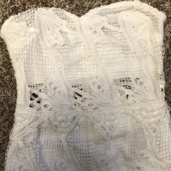 White dress - Picture 3 of 4